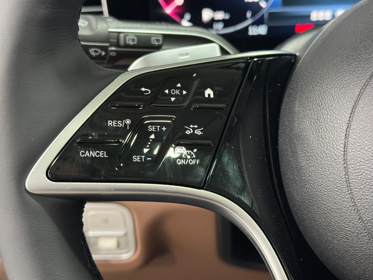 Mercedes-Benz GLE Vehicle Full-screen Gallery Image 33