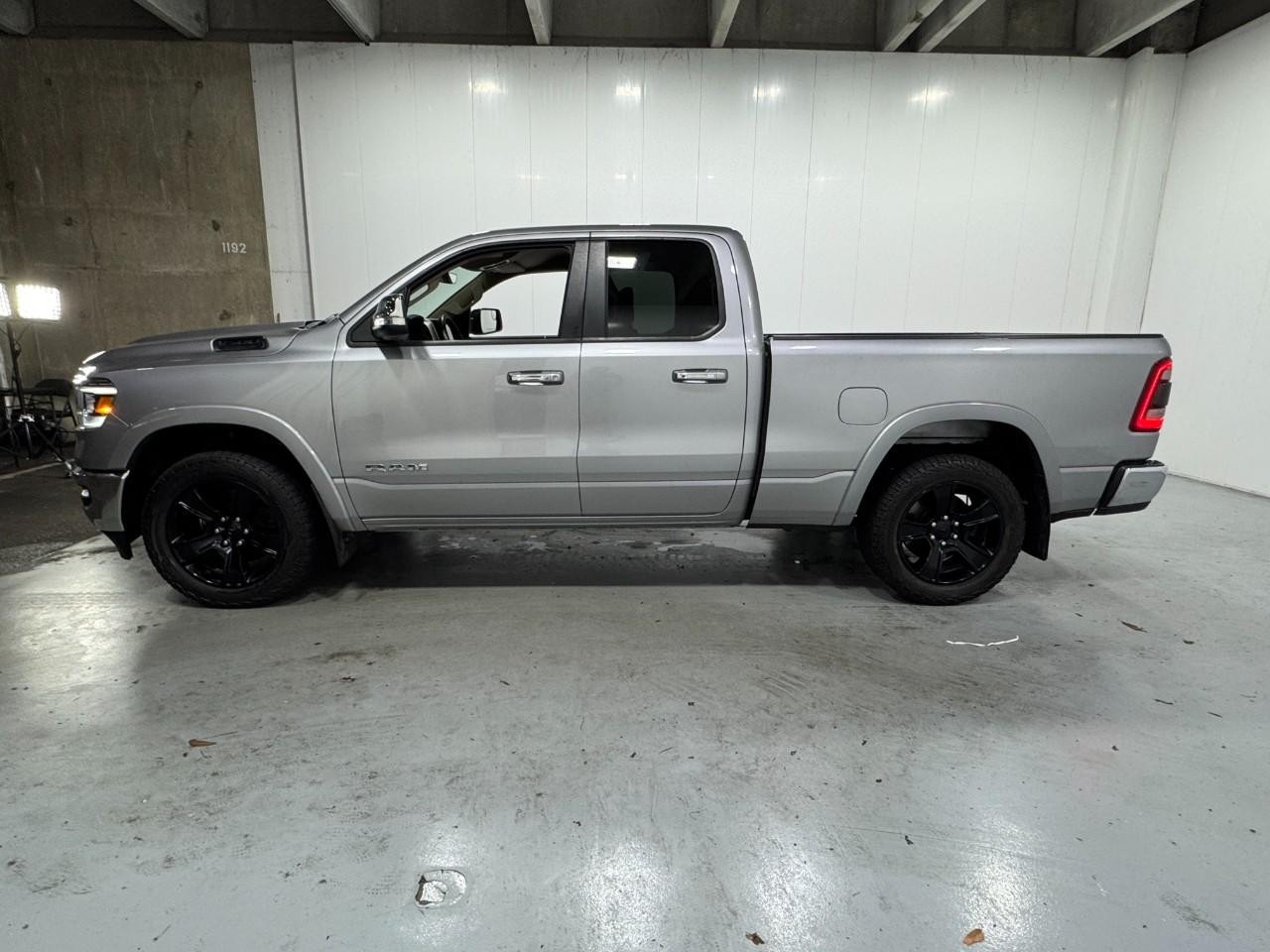 Ram 1500 Vehicle Full-screen Gallery Image 2