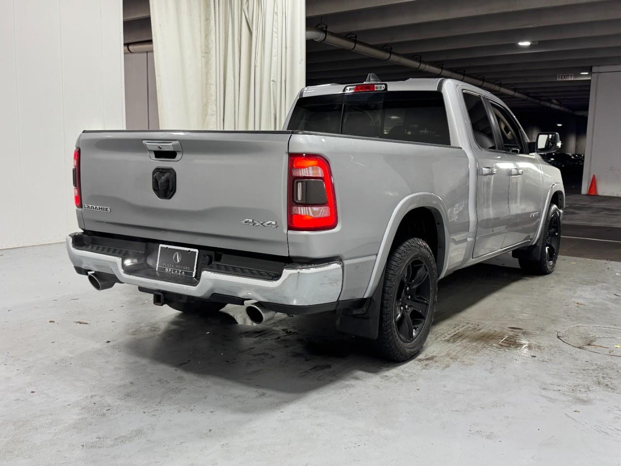 Ram 1500 Vehicle Full-screen Gallery Image 4