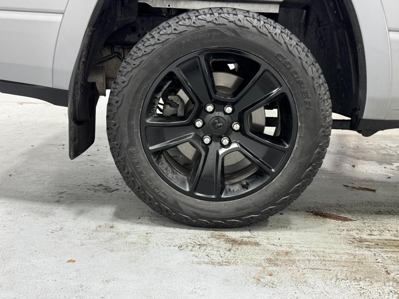 Ram 1500 Vehicle Full-screen Gallery Image 5