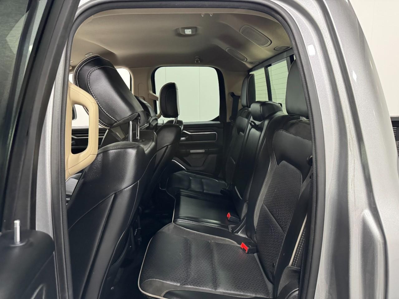 Ram 1500 Vehicle Full-screen Gallery Image 8