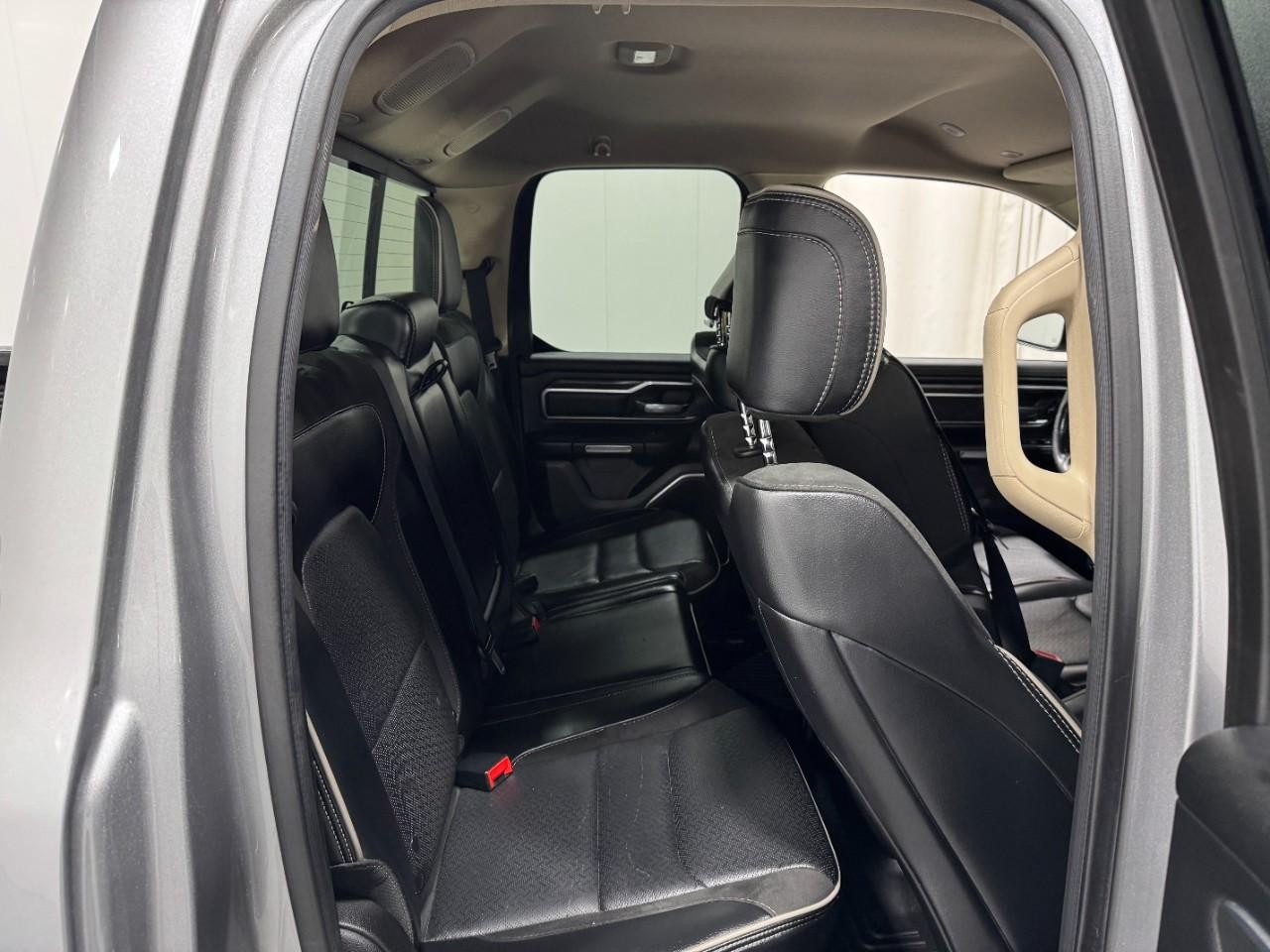 Ram 1500 Vehicle Full-screen Gallery Image 10