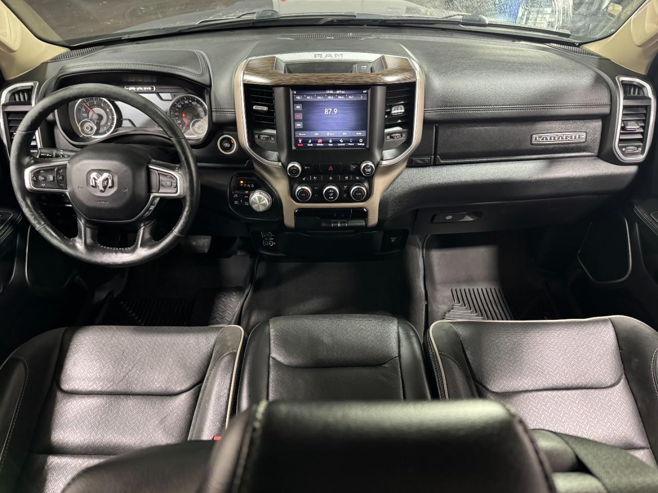 Ram 1500 Vehicle Full-screen Gallery Image 11