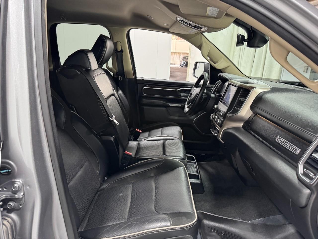 Ram 1500 Vehicle Full-screen Gallery Image 17