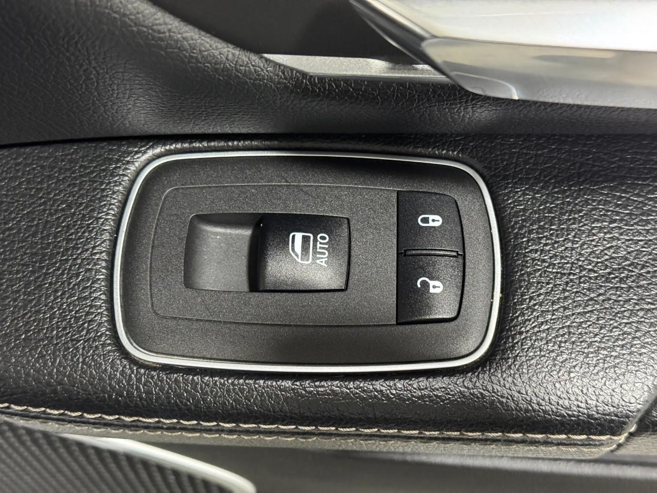 Ram 1500 Vehicle Full-screen Gallery Image 20