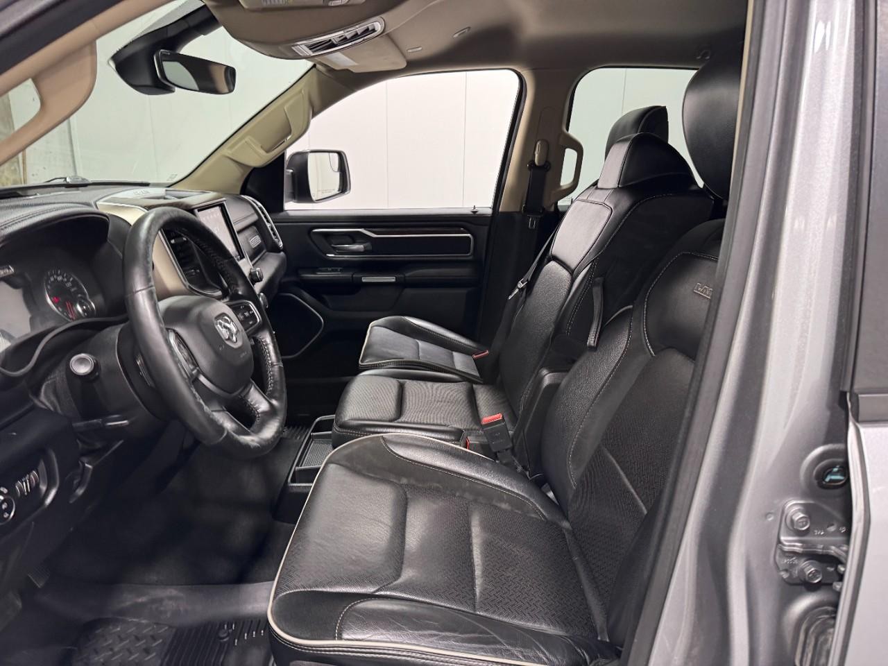 Ram 1500 Vehicle Full-screen Gallery Image 23