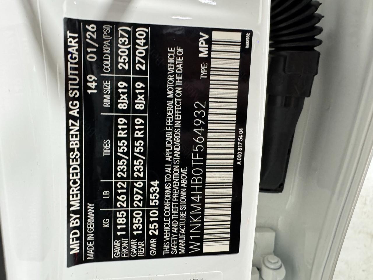 Mercedes-Benz GLC Vehicle Full-screen Gallery Image 36