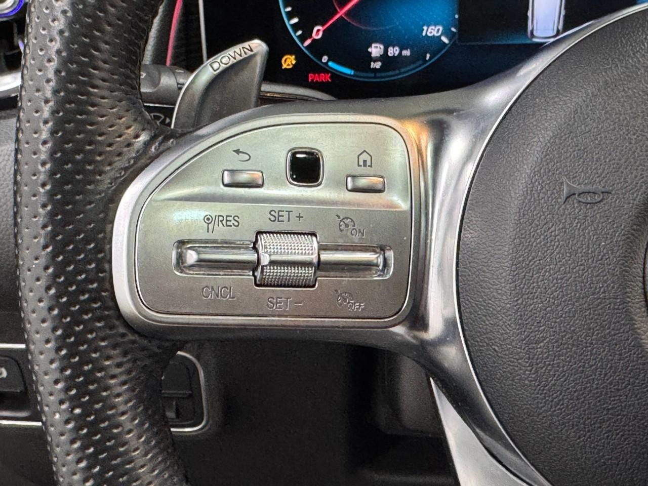 Mercedes-Benz GLB Vehicle Full-screen Gallery Image 33