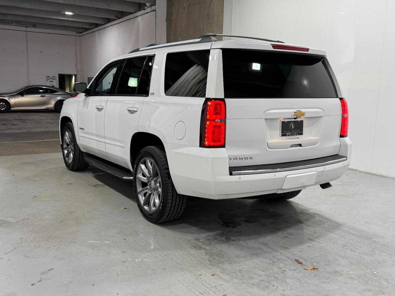 Chevrolet Tahoe Vehicle Full-screen Gallery Image 3
