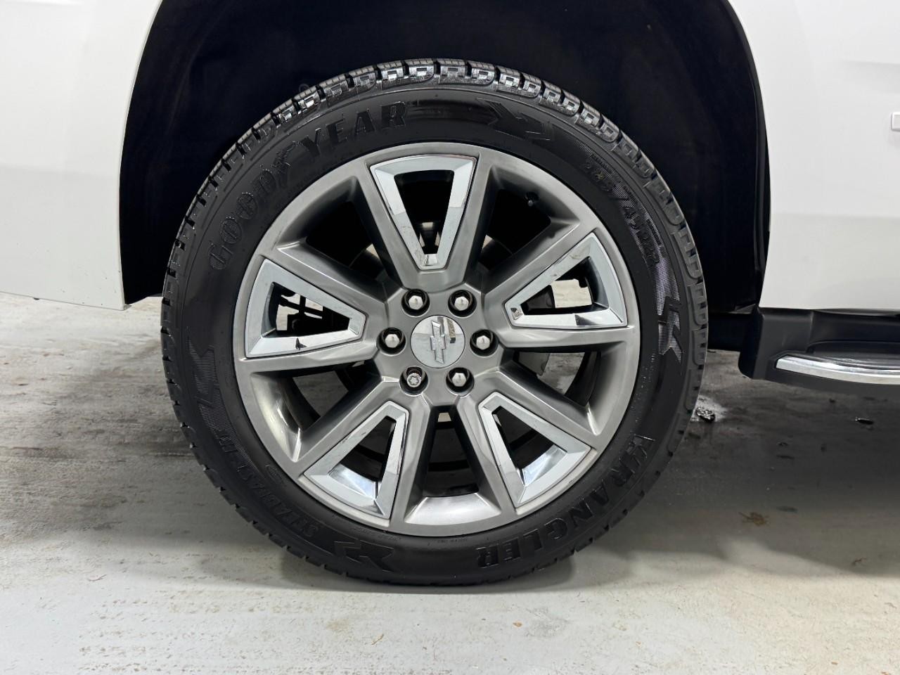 Chevrolet Tahoe Vehicle Full-screen Gallery Image 5