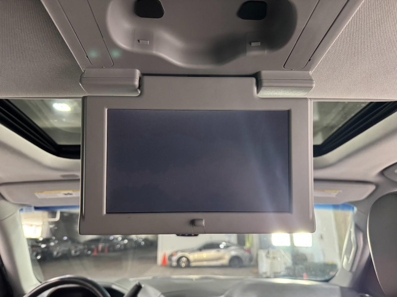 Chevrolet Tahoe Vehicle Full-screen Gallery Image 14