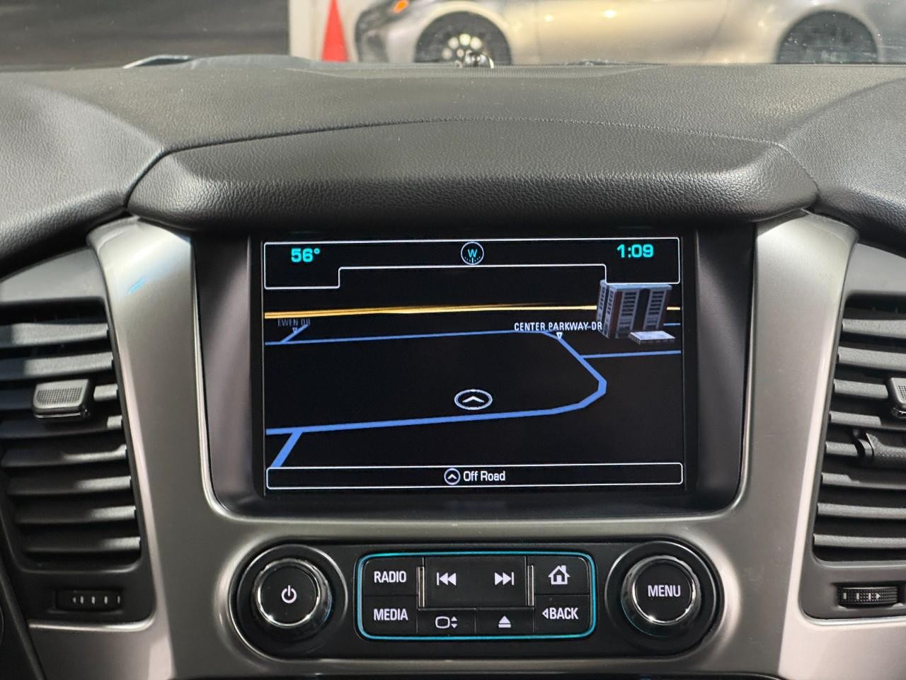 Chevrolet Tahoe Vehicle Full-screen Gallery Image 18