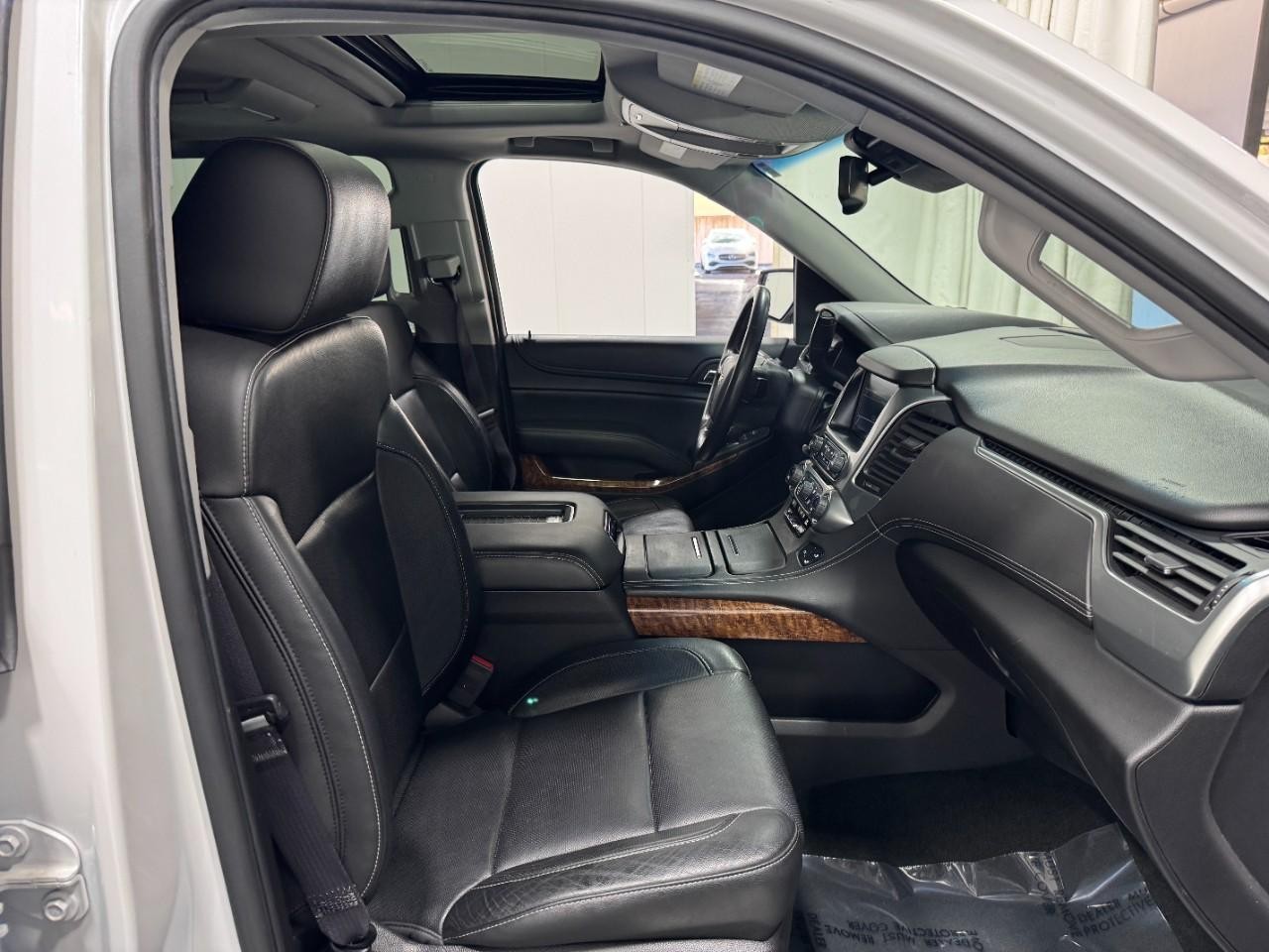 Chevrolet Tahoe Vehicle Full-screen Gallery Image 21