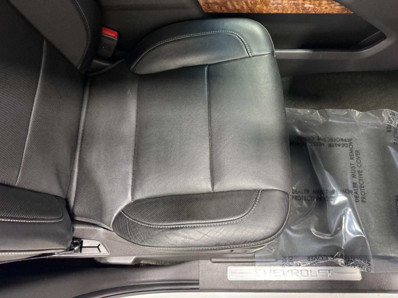 Chevrolet Tahoe Vehicle Full-screen Gallery Image 22