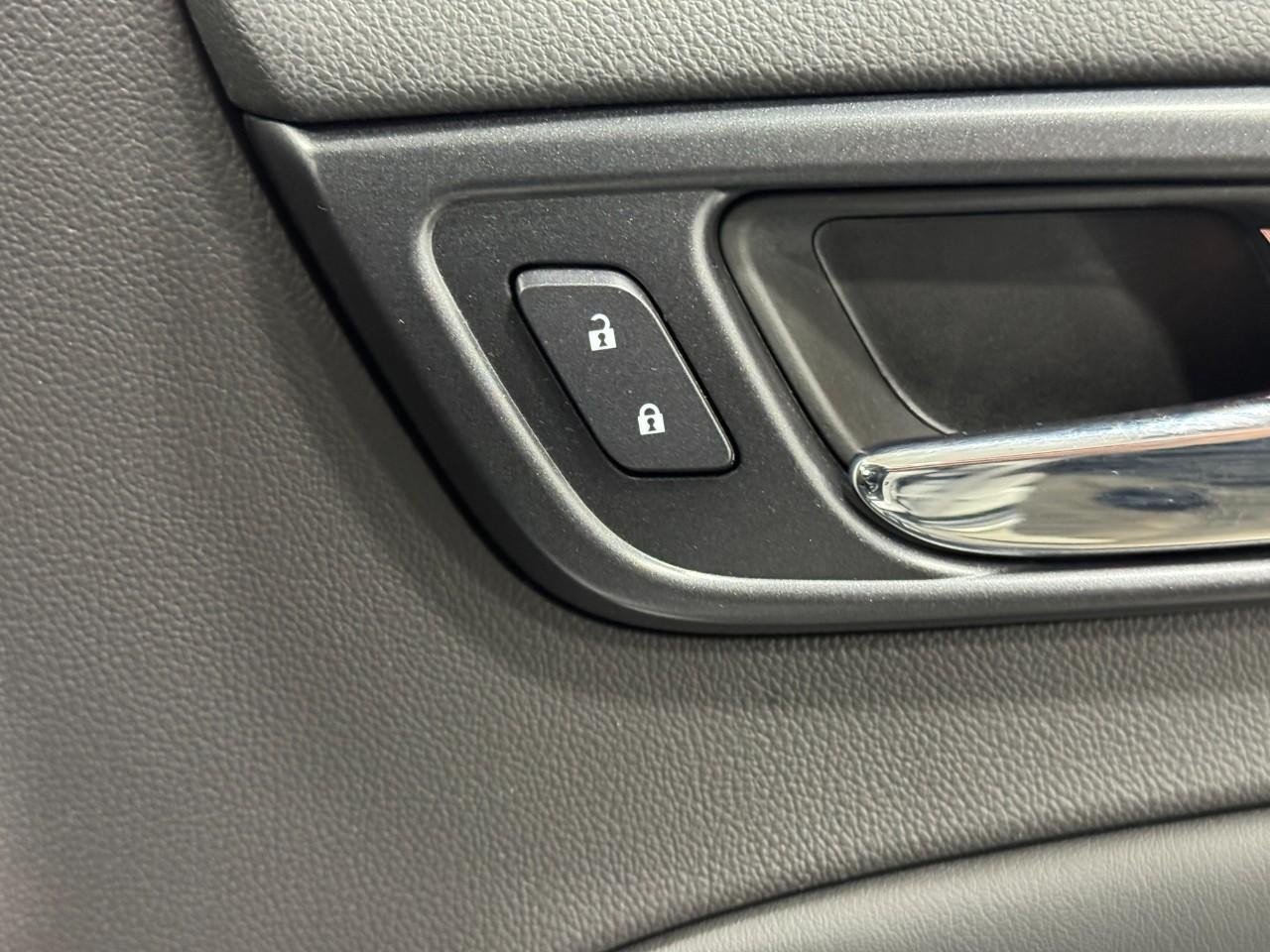 Chevrolet Tahoe Vehicle Full-screen Gallery Image 24