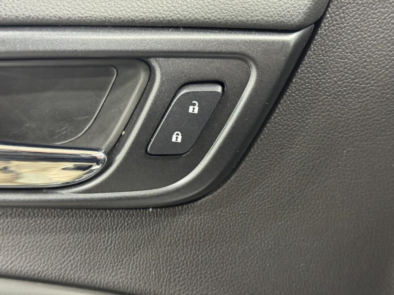 Chevrolet Tahoe Vehicle Full-screen Gallery Image 26