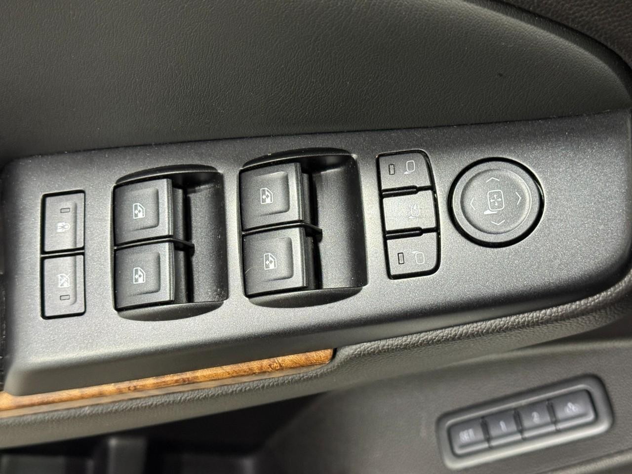 Chevrolet Tahoe Vehicle Full-screen Gallery Image 27