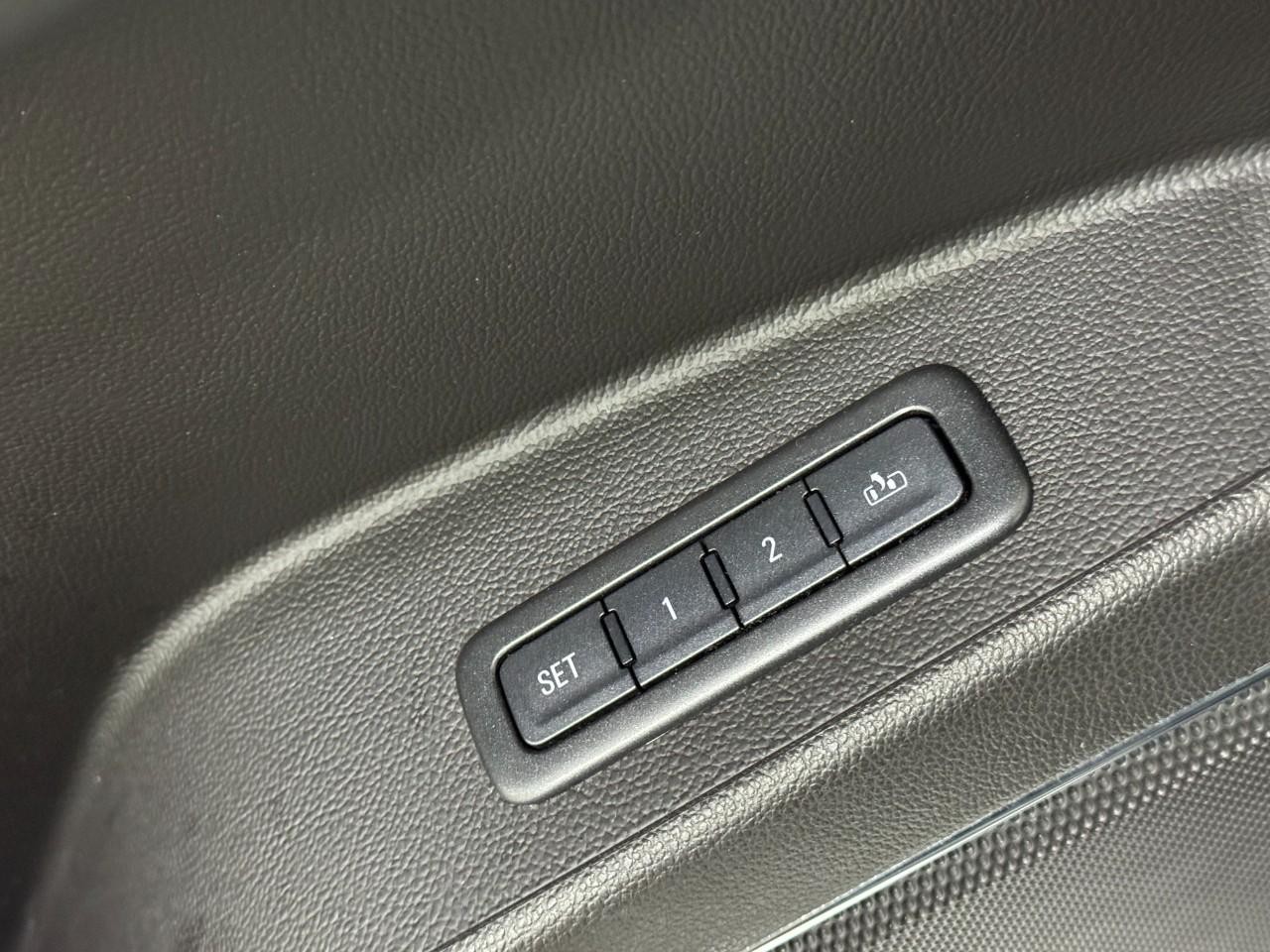 Chevrolet Tahoe Vehicle Full-screen Gallery Image 28