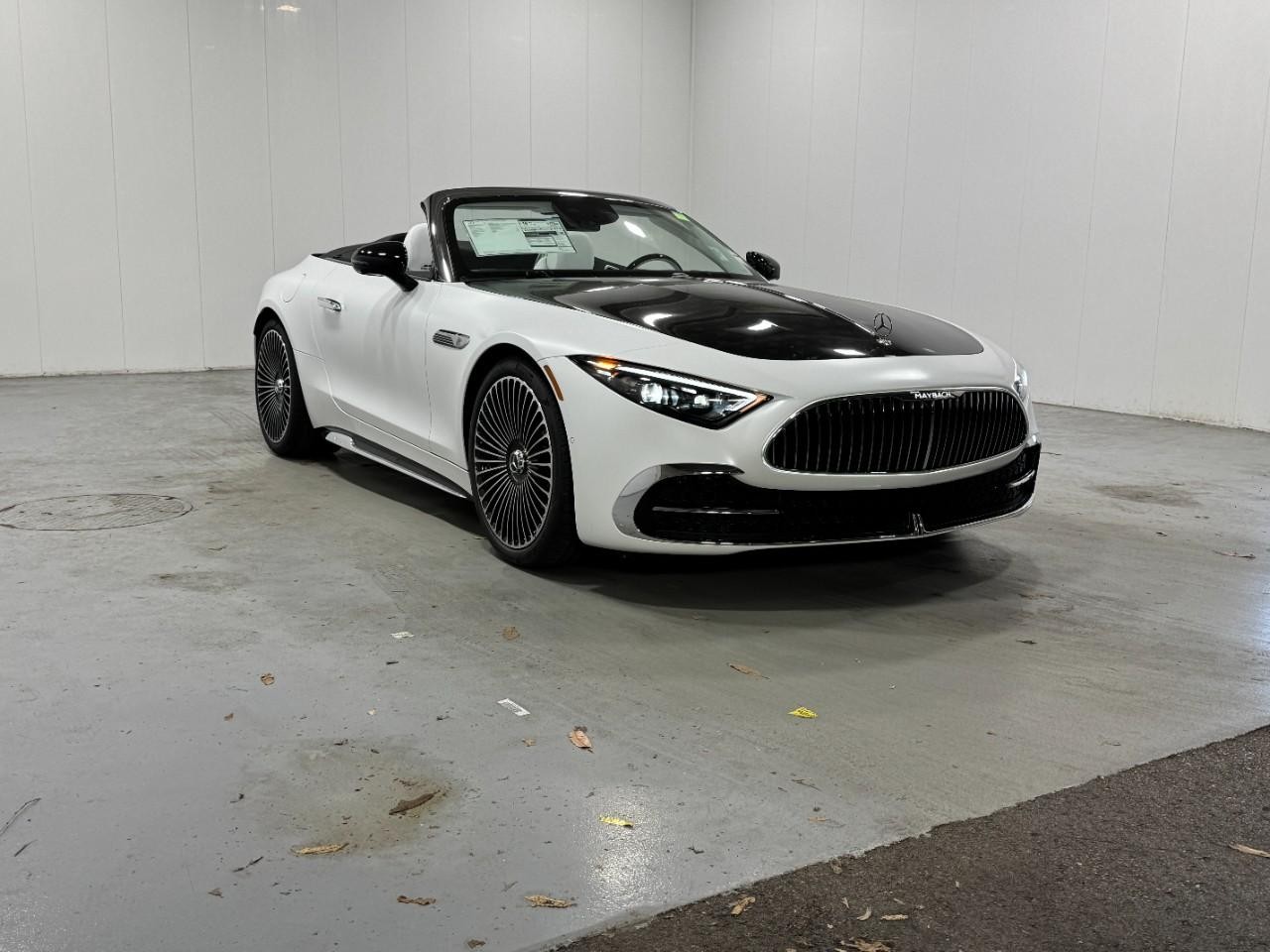 Mercedes-Benz SL Vehicle Full-screen Gallery Image 6