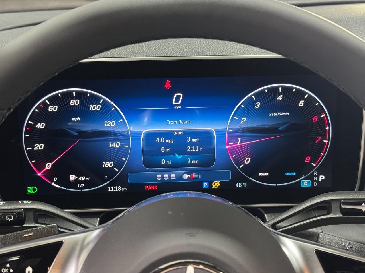 Mercedes-Benz GLC Vehicle Full-screen Gallery Image 32