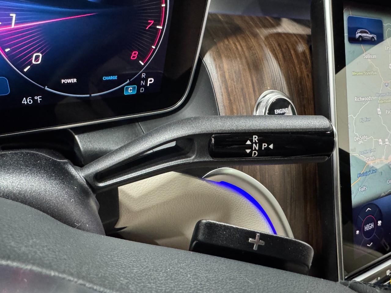 Mercedes-Benz GLC Vehicle Full-screen Gallery Image 33