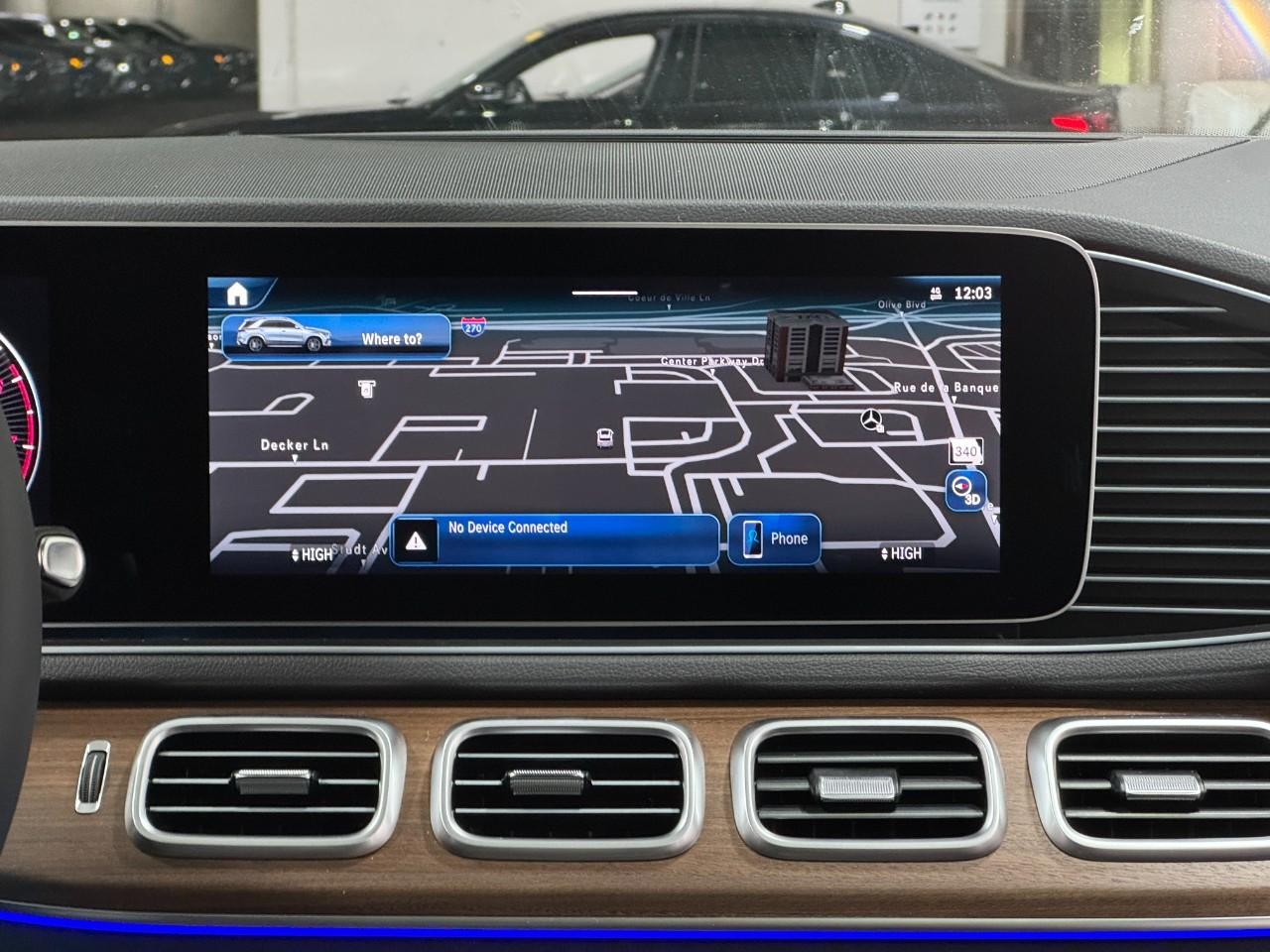 Mercedes-Benz GLE Vehicle Full-screen Gallery Image 14