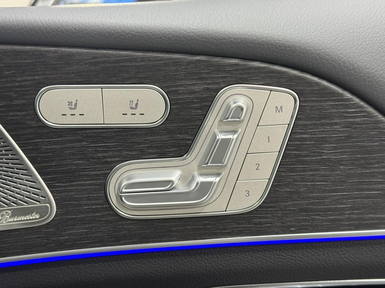 Mercedes-Benz GLE Vehicle Full-screen Gallery Image 21