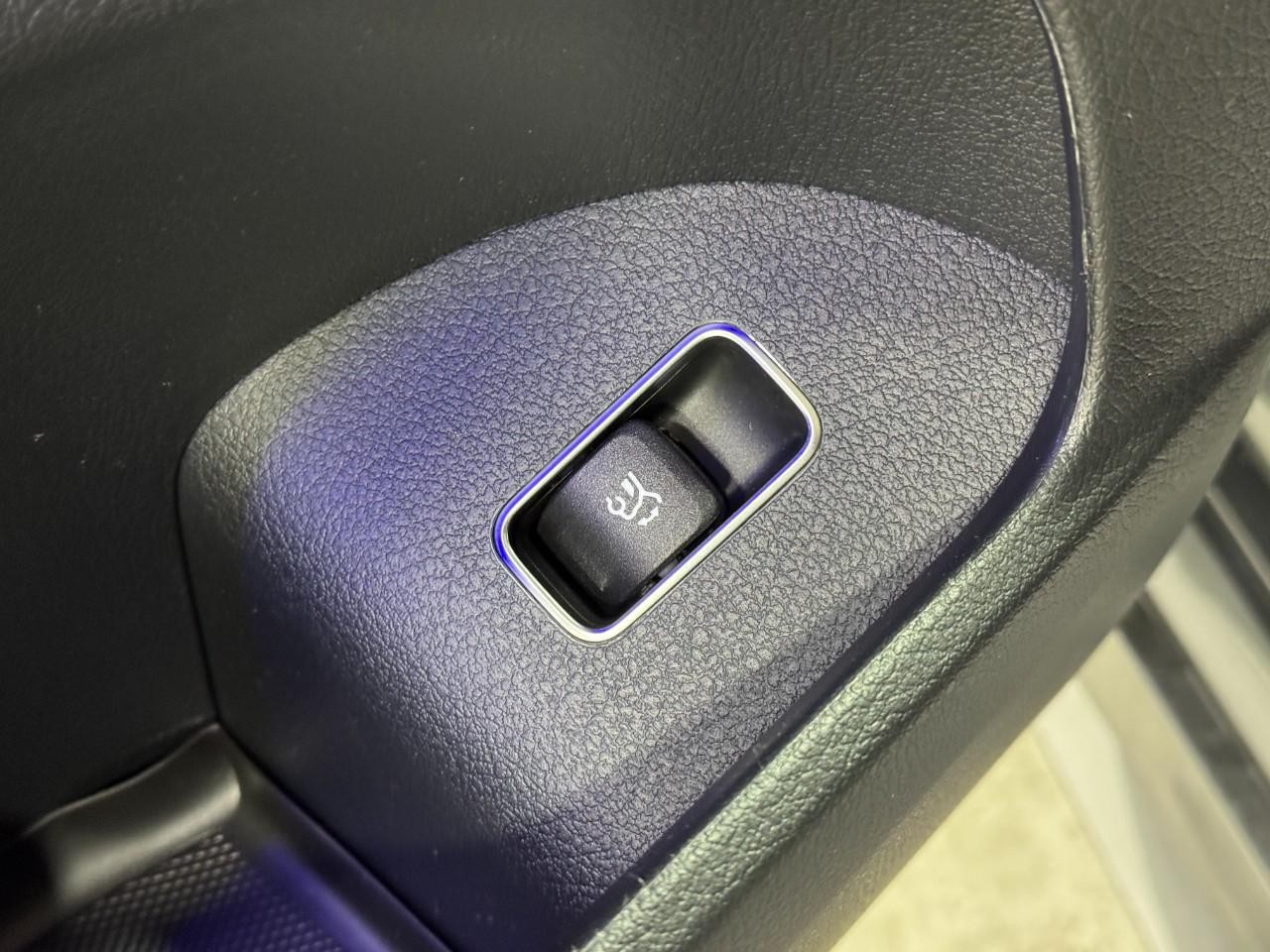 Mercedes-Benz GLE Vehicle Full-screen Gallery Image 28