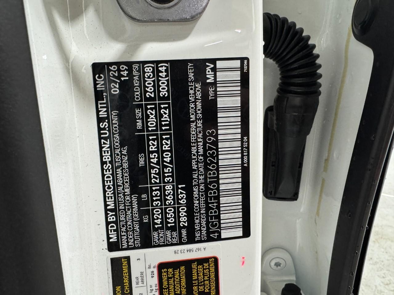 Mercedes-Benz GLE Vehicle Full-screen Gallery Image 36