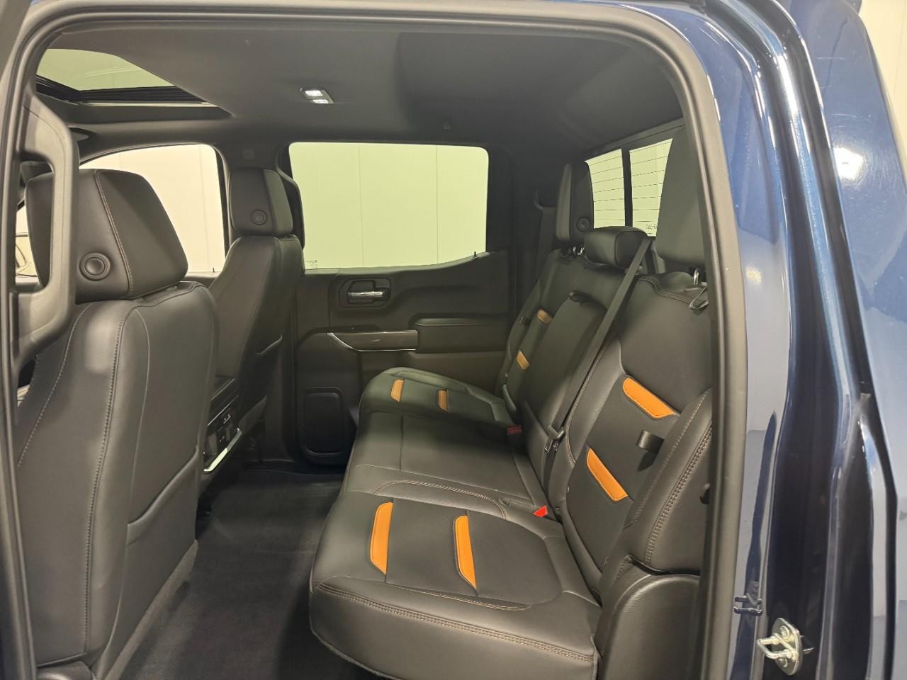 GMC Sierra 1500 Vehicle Full-screen Gallery Image 8