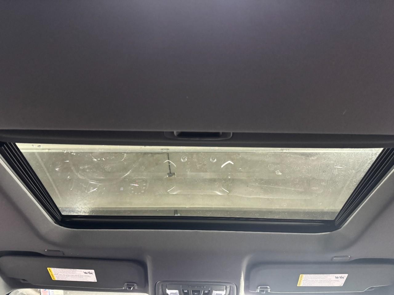 GMC Sierra 1500 Vehicle Full-screen Gallery Image 12