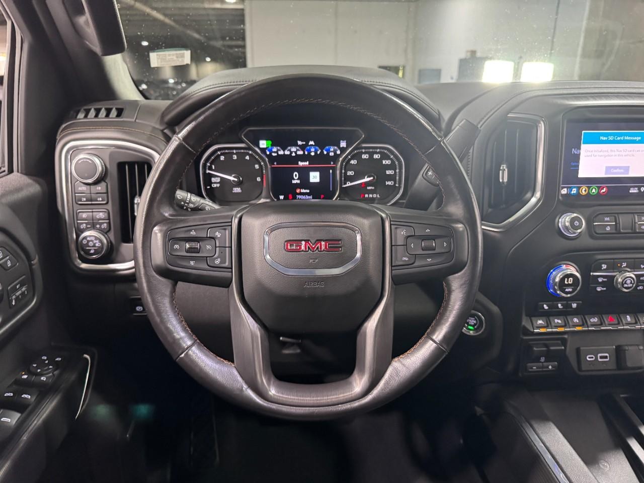 GMC Sierra 1500 Vehicle Full-screen Gallery Image 14