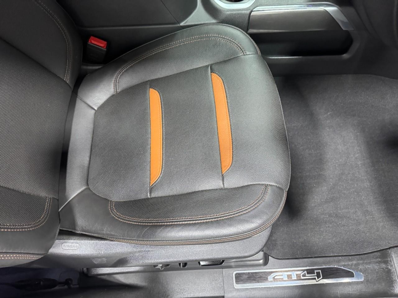 GMC Sierra 1500 Vehicle Full-screen Gallery Image 19