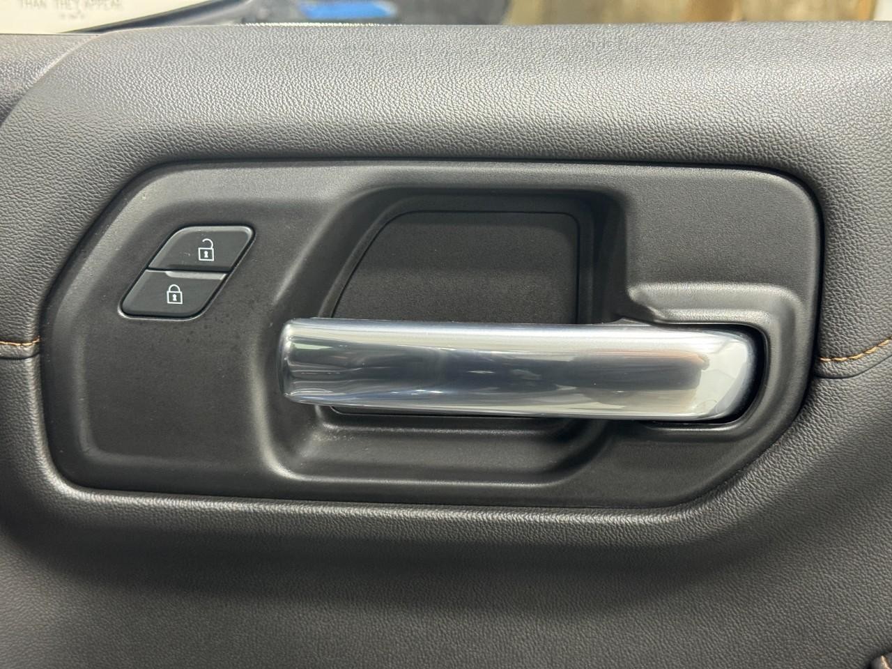 GMC Sierra 1500 Vehicle Full-screen Gallery Image 21