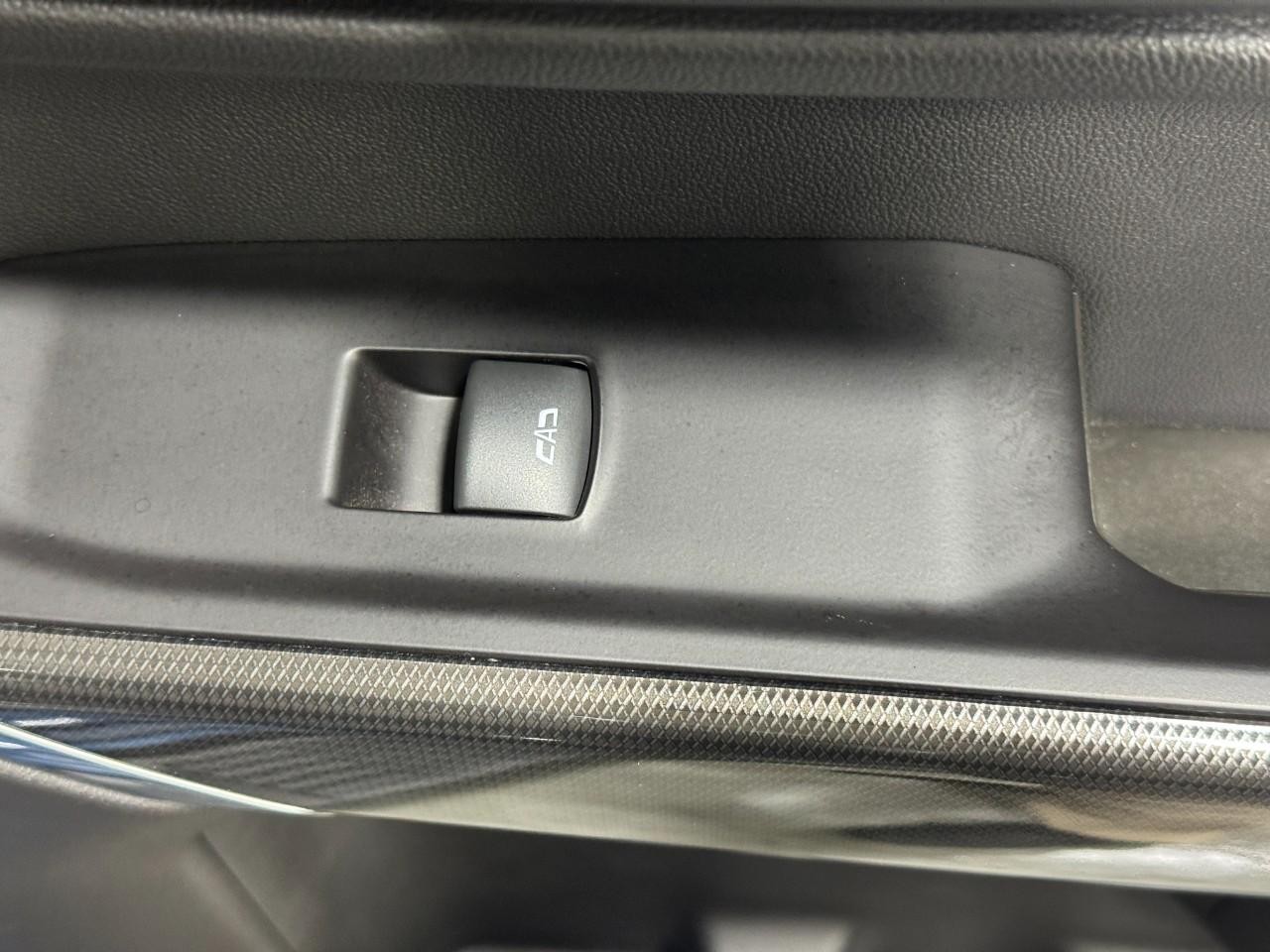 GMC Sierra 1500 Vehicle Full-screen Gallery Image 22