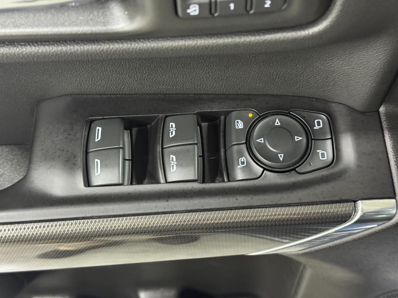 GMC Sierra 1500 Vehicle Full-screen Gallery Image 24