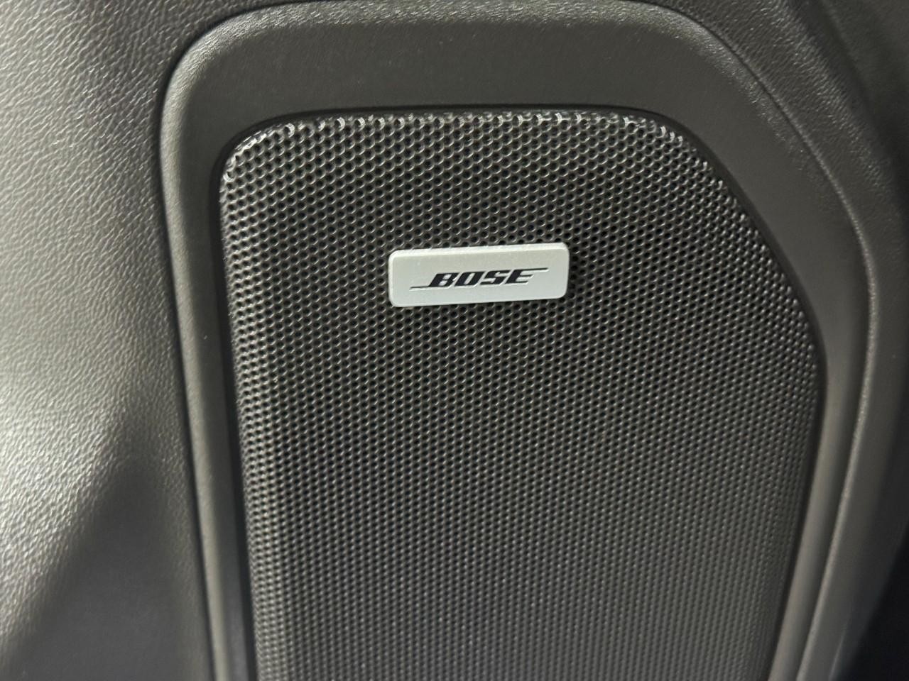 GMC Sierra 1500 Vehicle Full-screen Gallery Image 25