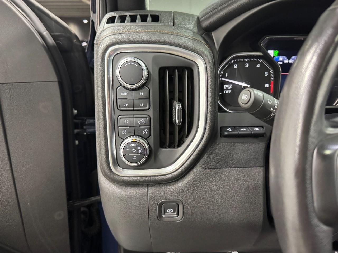 GMC Sierra 1500 Vehicle Full-screen Gallery Image 29