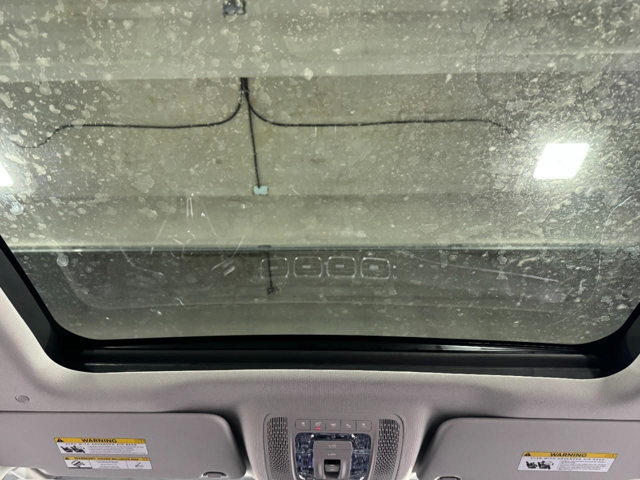 Mercedes-Benz GLE Vehicle Full-screen Gallery Image 11