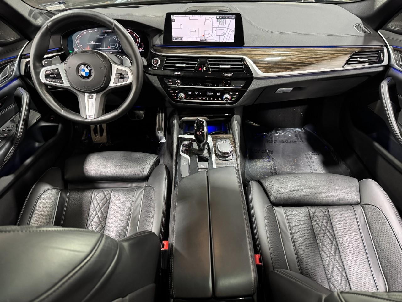 BMW 5 Series Vehicle Full-screen Gallery Image 13