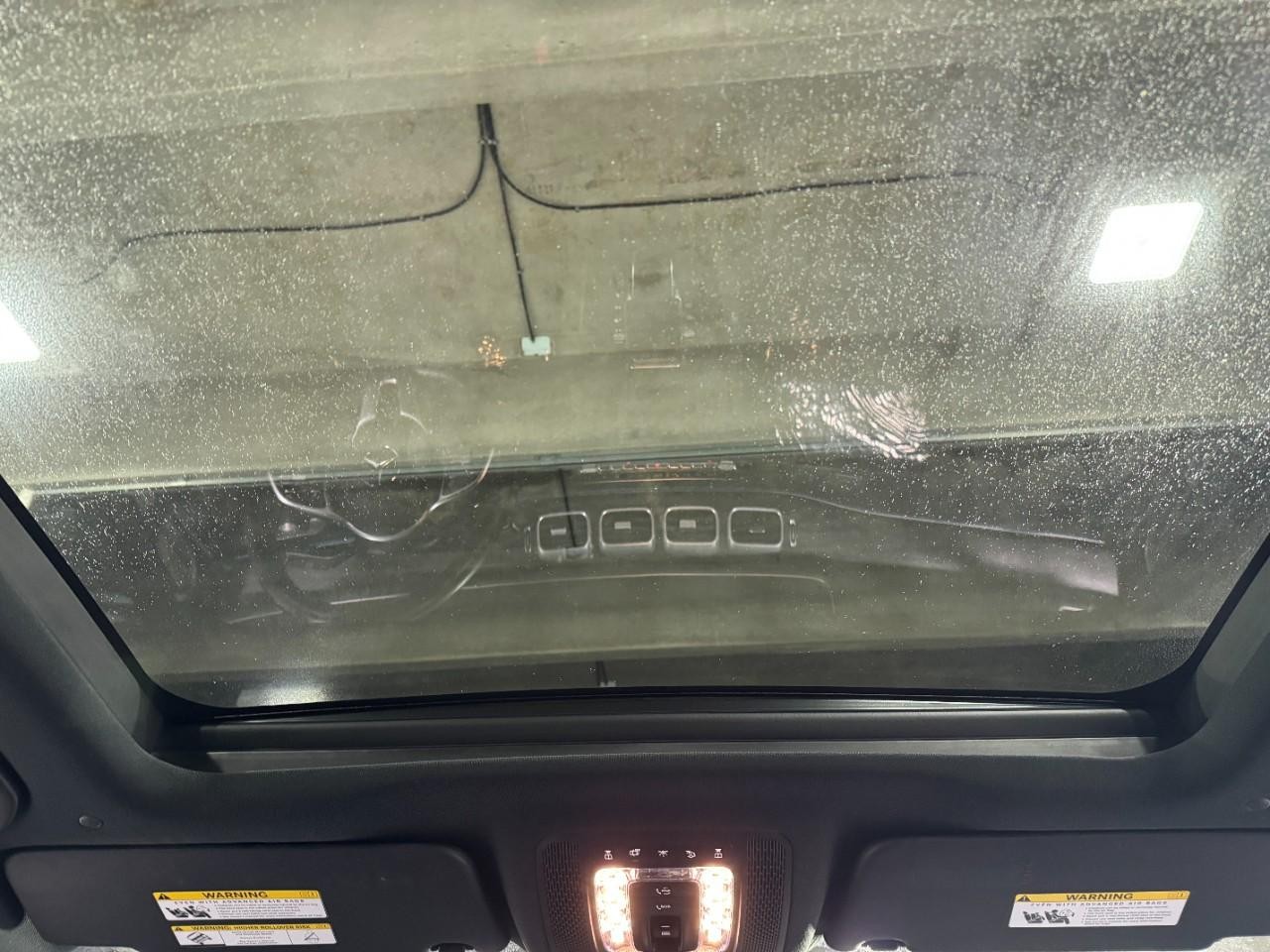 Mercedes-Benz GLE Vehicle Full-screen Gallery Image 10