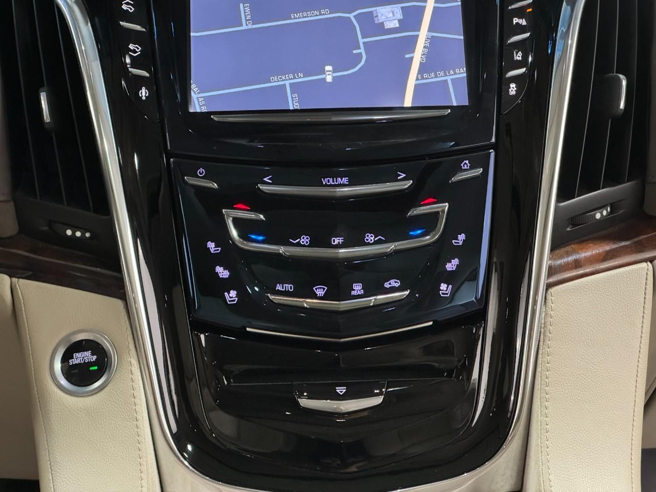 Cadillac Escalade ESV Vehicle Full-screen Gallery Image 19