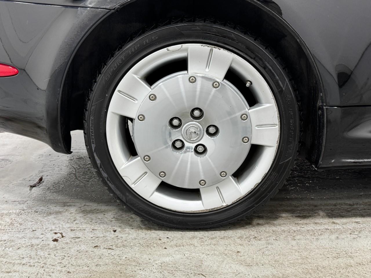 Lexus SC 430 Vehicle Full-screen Gallery Image 5