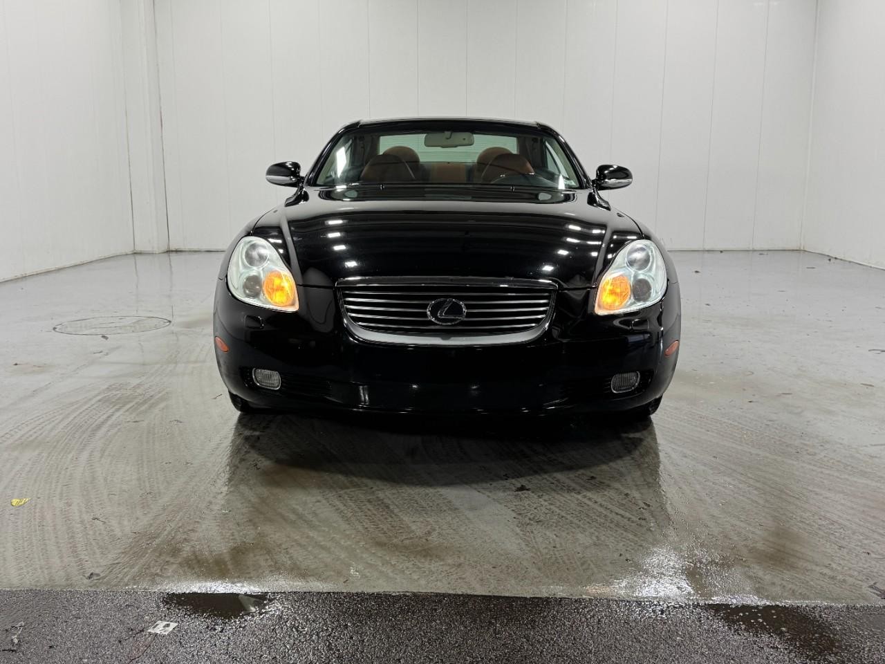Lexus SC 430 Vehicle Full-screen Gallery Image 7