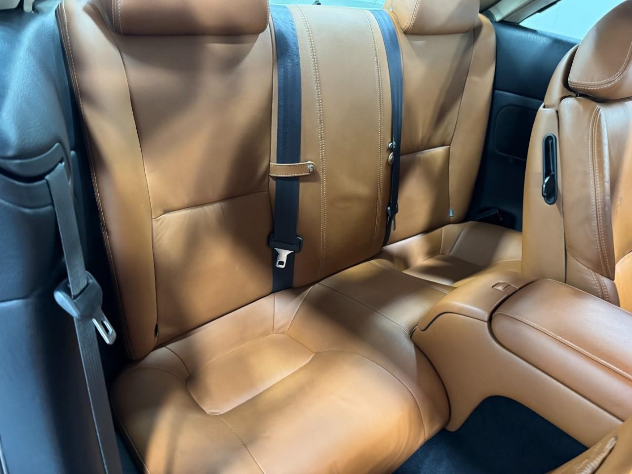 Lexus SC 430 Vehicle Full-screen Gallery Image 10