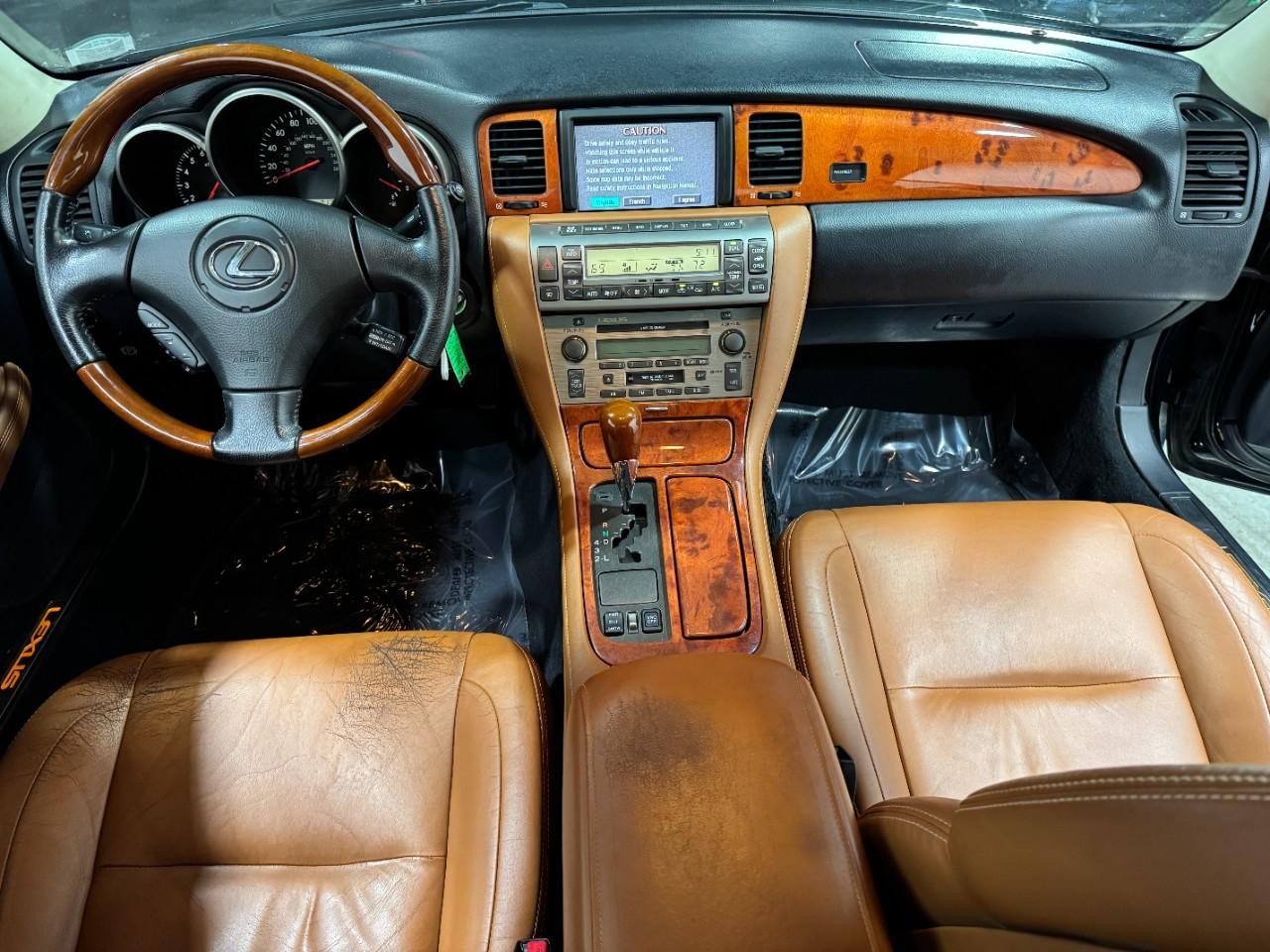 Lexus SC 430 Vehicle Full-screen Gallery Image 11