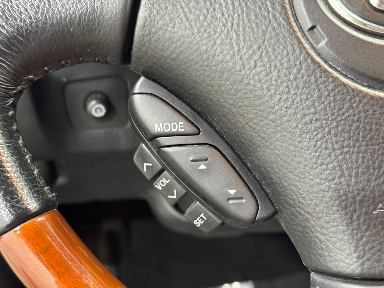 Lexus SC 430 Vehicle Full-screen Gallery Image 29