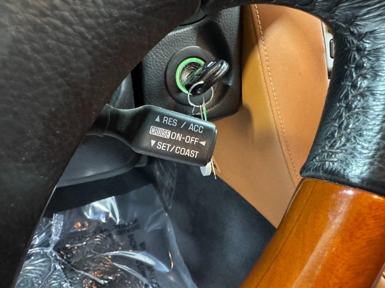 Lexus SC 430 Vehicle Full-screen Gallery Image 30