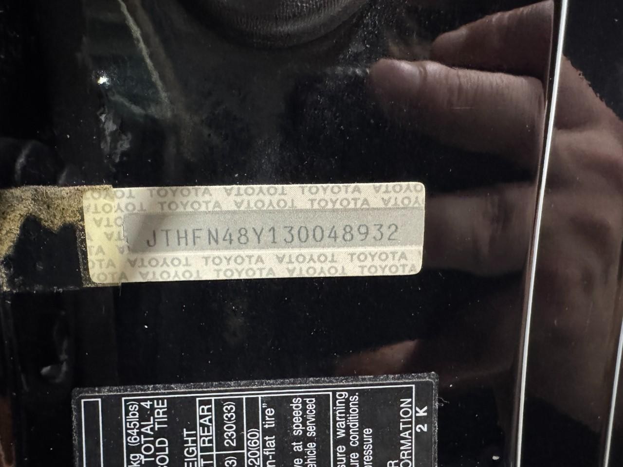 Lexus SC 430 Vehicle Full-screen Gallery Image 32