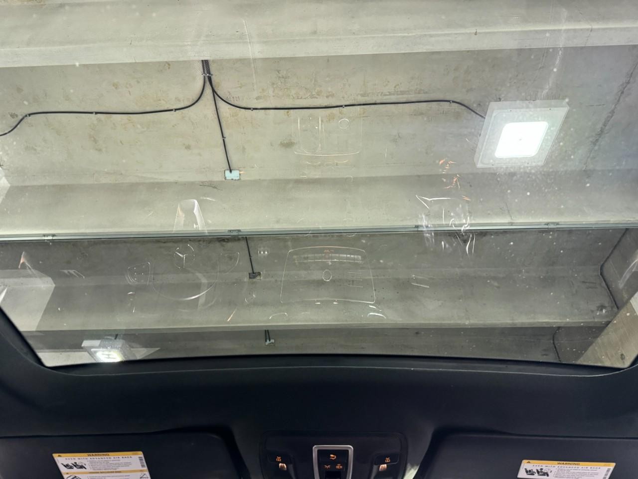 Mercedes-Benz GLE Vehicle Full-screen Gallery Image 11